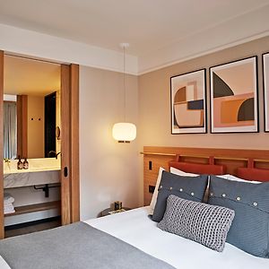 Camera con letto king size