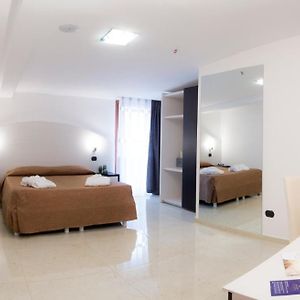 Camera con letto king size