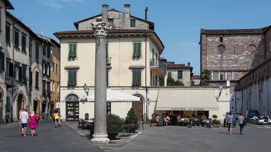 Piazza Santa Maria Forisportam