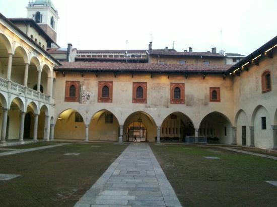 IL Broletto Food & Drink