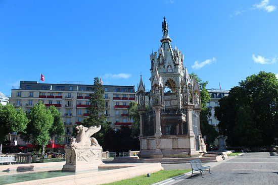 Monumento a Carlo II di Brunswick