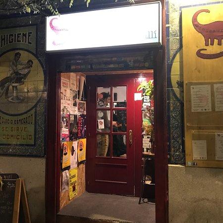 El Dinosaurio Todavia Estaba Alli