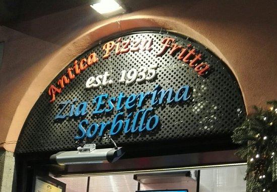 Antica Pizza Fritta da Zia Esterina Sorbillo