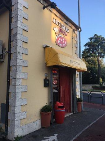 Artigian Pizza