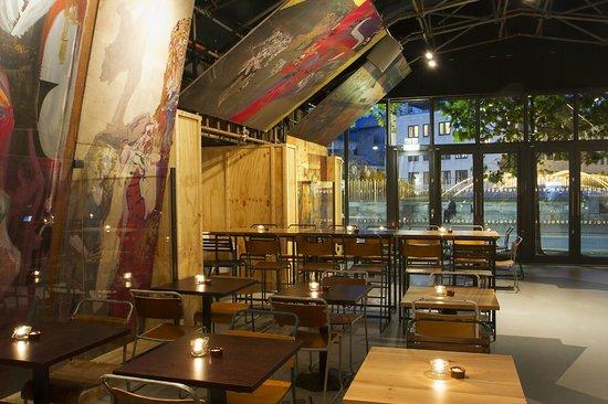 Topolski Bar and Cafe