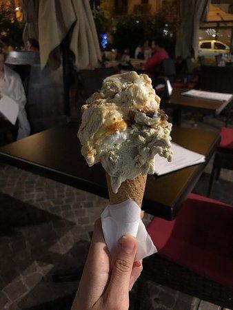 Gelateria Bar Cadamora