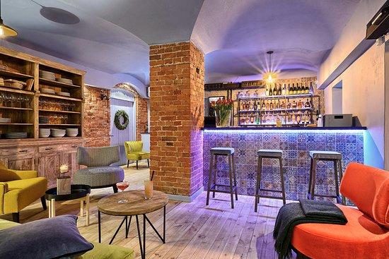 SrodmieScie Poludniowe Restaurant&Lounge