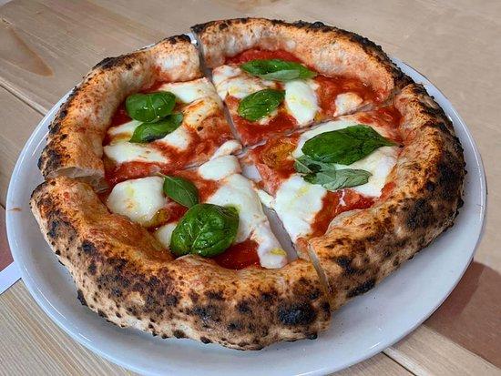 Mediterraneo Pizzeria Napoletana