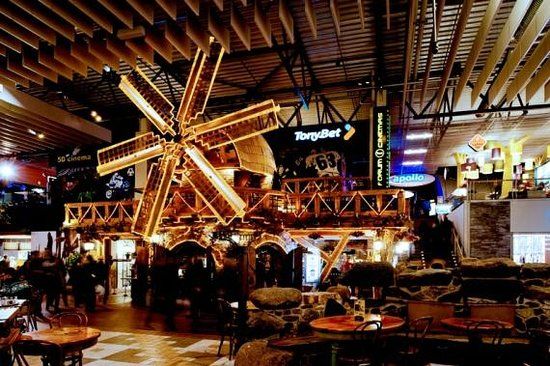 Centro commerciale e ricreativo Akropolis