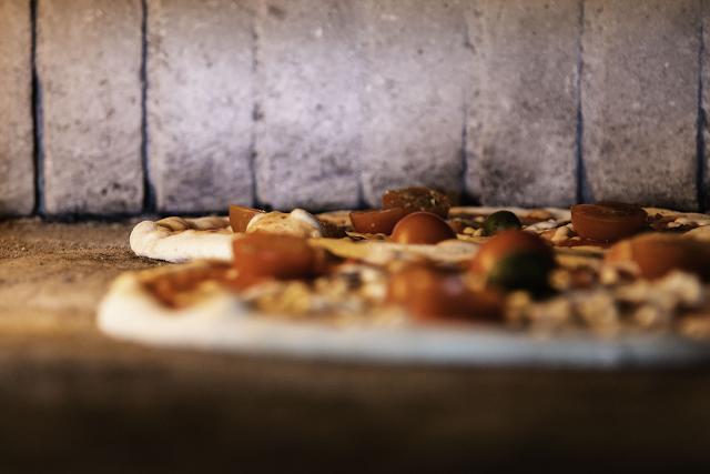 Okrepcevalnica Pizzeria Garaza