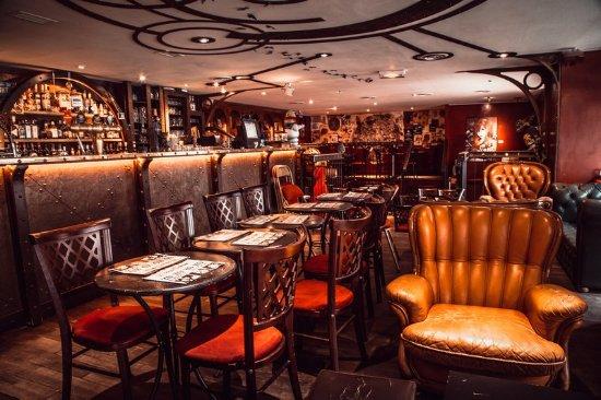 Dernier Bar Avant la Fin du Monde