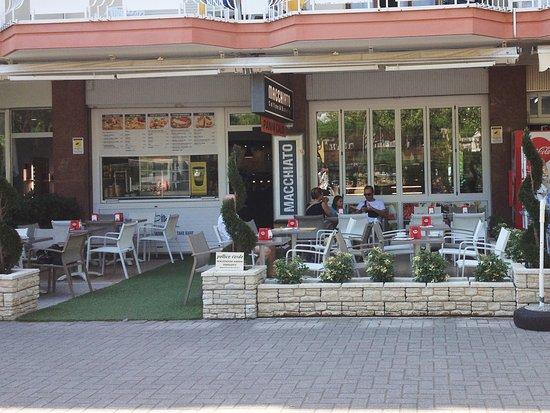 Macchiato Coffee & Bakery