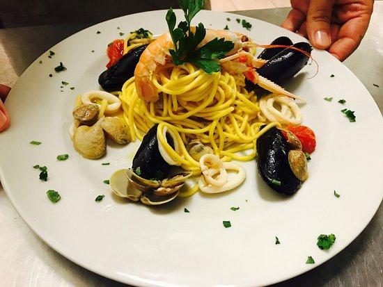 Feel Beach Pizza Restaurant and Drink Pescara