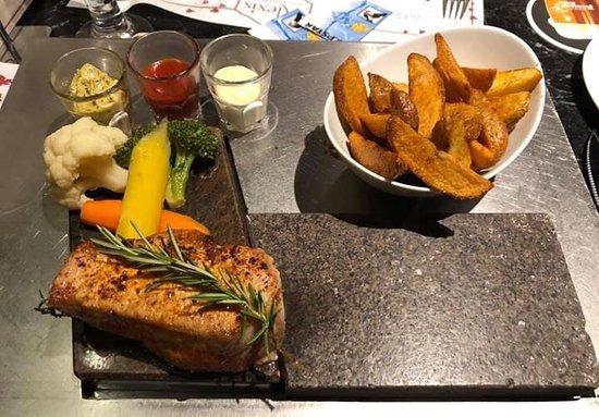 Alexis Restaurant & Winebar