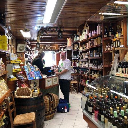 La Grotta Pizzicheria