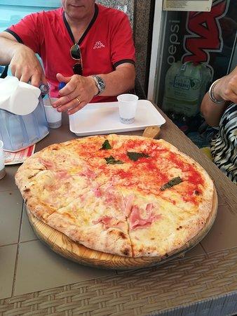 Pizza Napoli