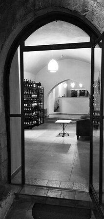 A_Grillo Restaurant & Wine