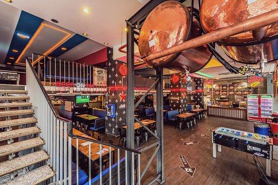 Stifler 32 Bar & Club