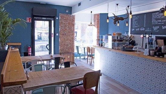 Millennials Cafe
