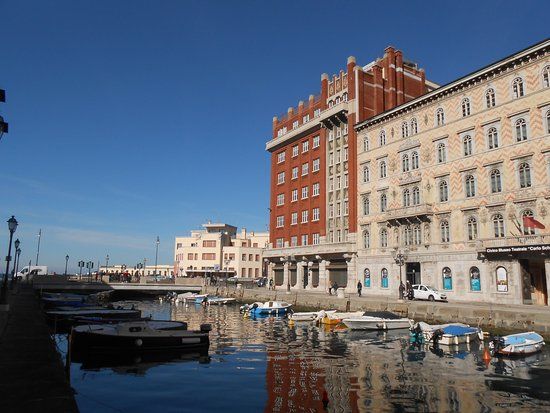 Civico Museo Teatrale "Carlo Schmidl"