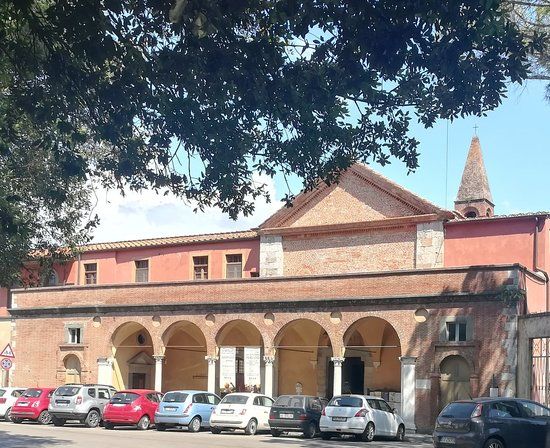 la Chiesa e Convento di Santa Croce in Fossabanda