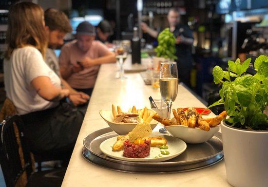 9 Granados Restaurant