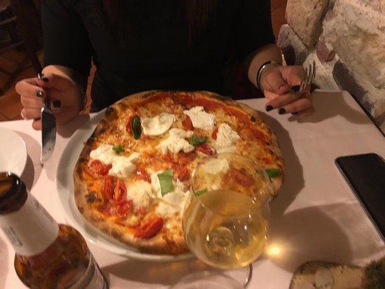 Ristorante Pizzeria AL RUGANTINO